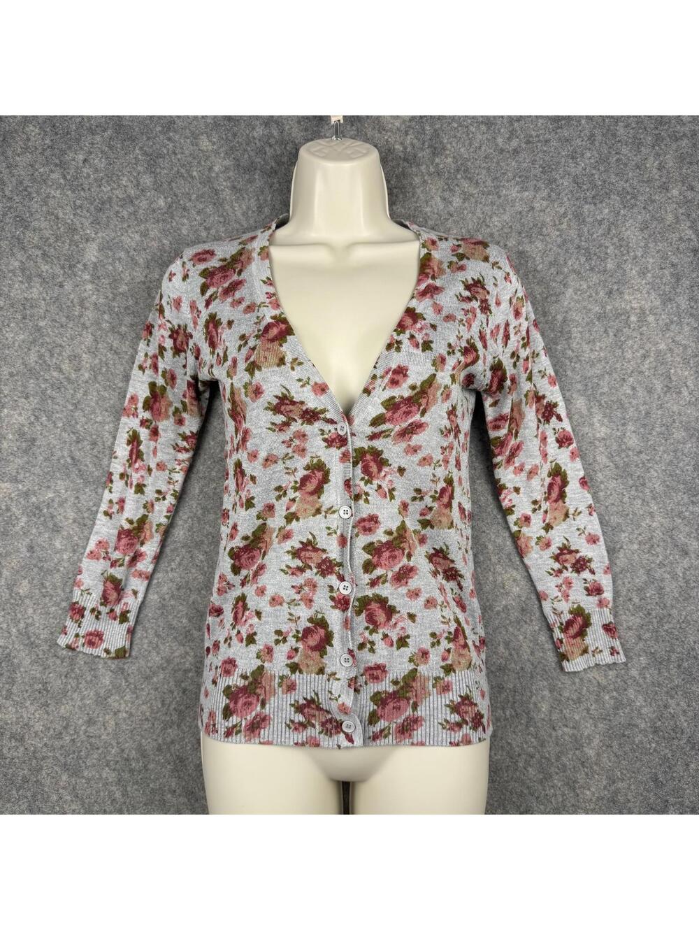 Rue 21 Floral Cardigan Sweater Gray Rose Small Cottagecore Grandmacore Prairie